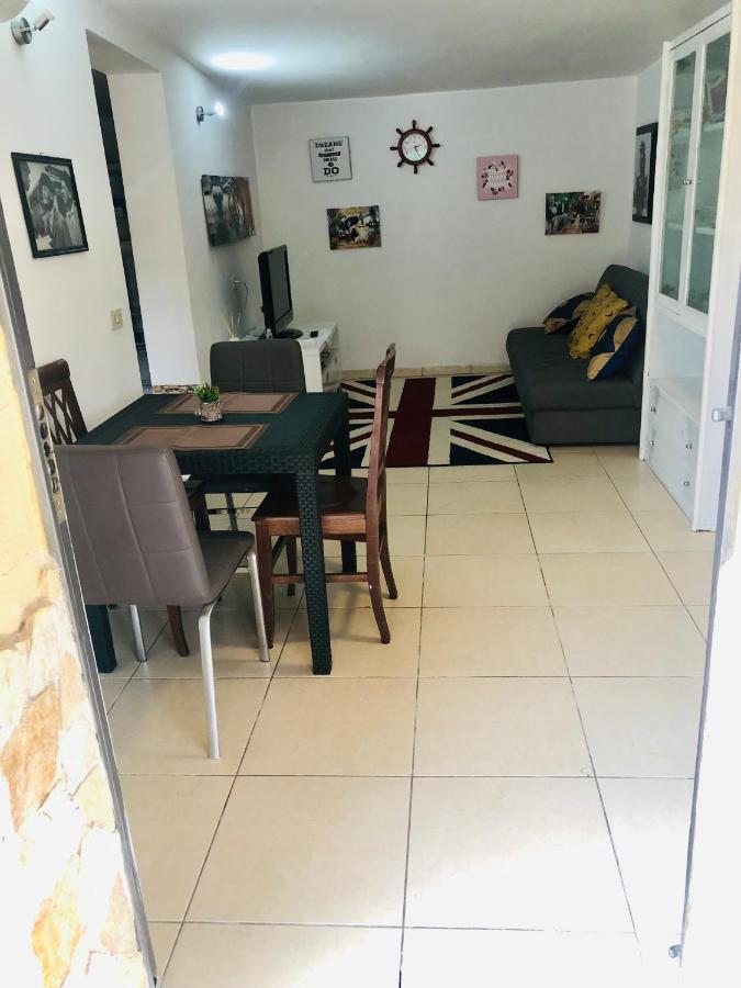 Little House Fiera Di Roma Apartment Ponte Galeria Exterior photo