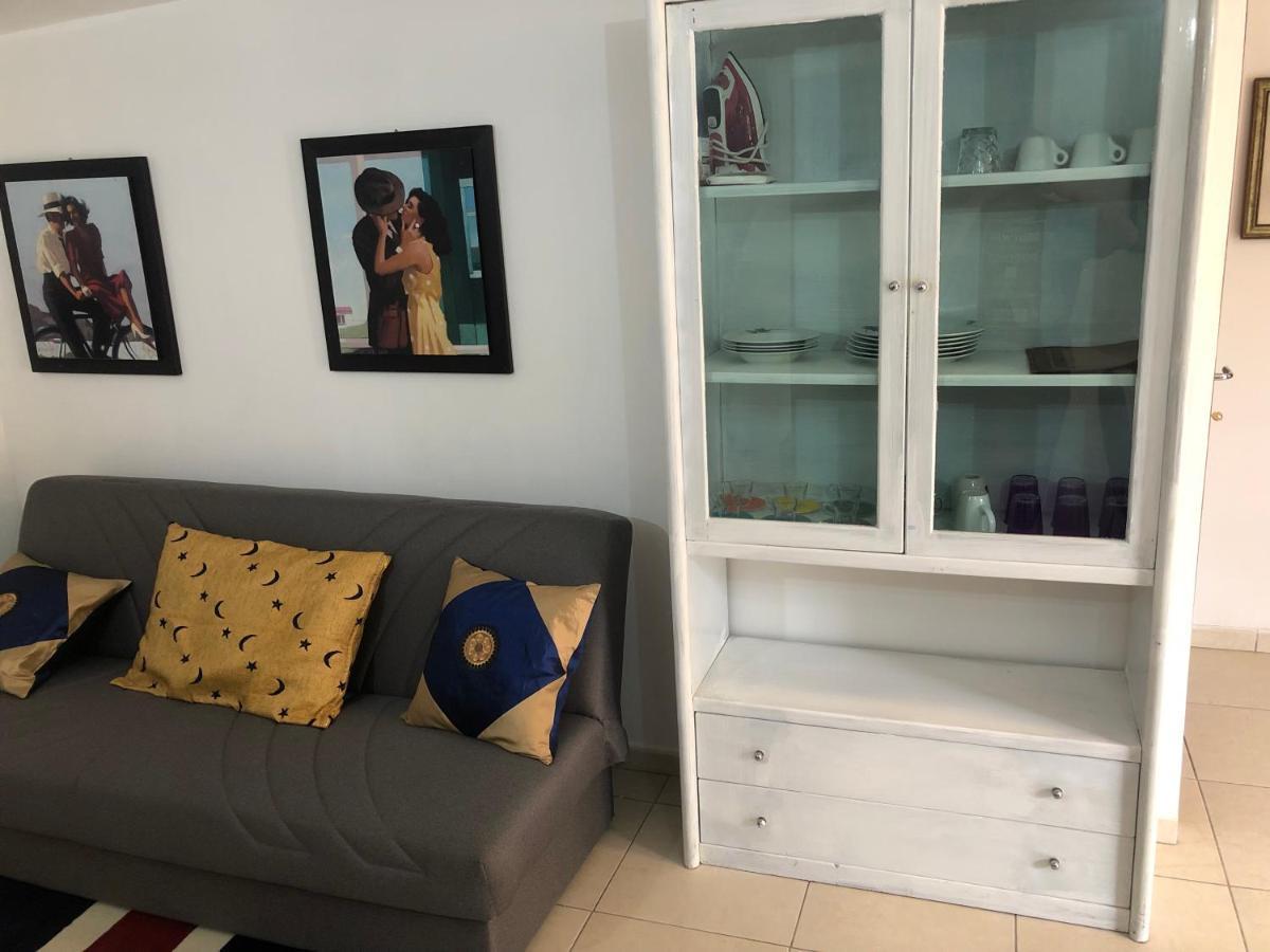 Little House Fiera Di Roma Apartment Ponte Galeria Exterior photo